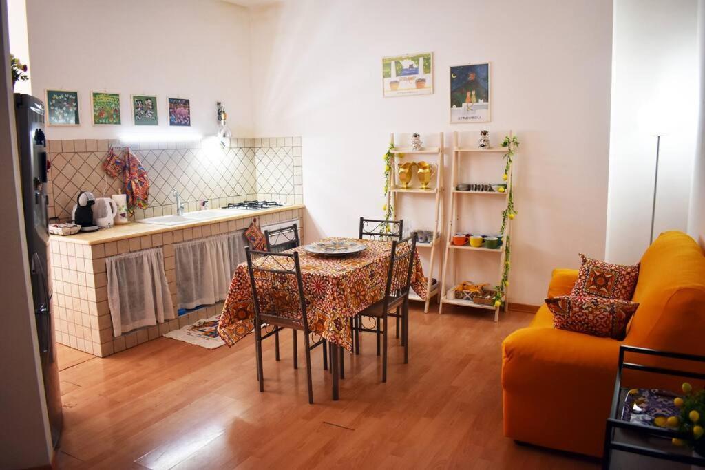 Appartamento Nel Centro Storico Di Palermo - Via Meli'S House Exterior foto