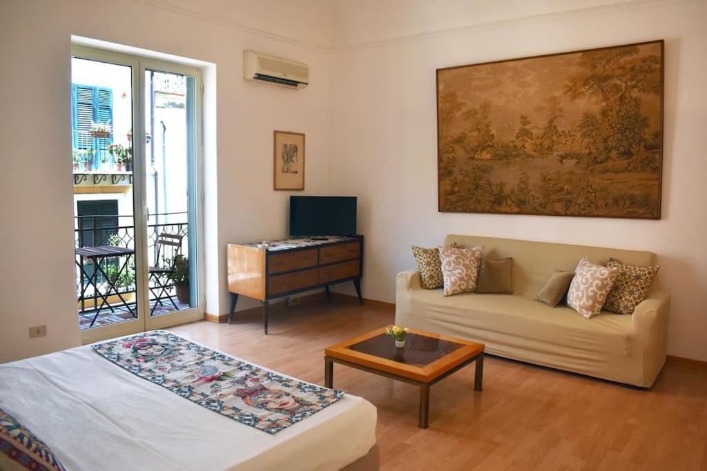 Appartamento Nel Centro Storico Di Palermo - Via Meli'S House Exterior foto
